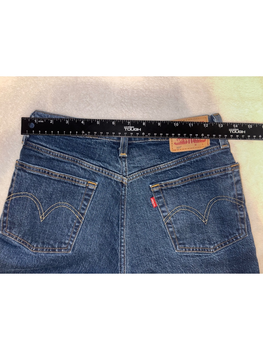 Levis 501 Original Crop Jeans High Rise Medium Wash Button Fly Denim W26 L26 - Picture 3 of 8